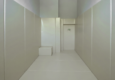 Quelle est la différence entre un espace Time-out, un espace Time-in, une Comfort Room et une salle Snoezelen ?
