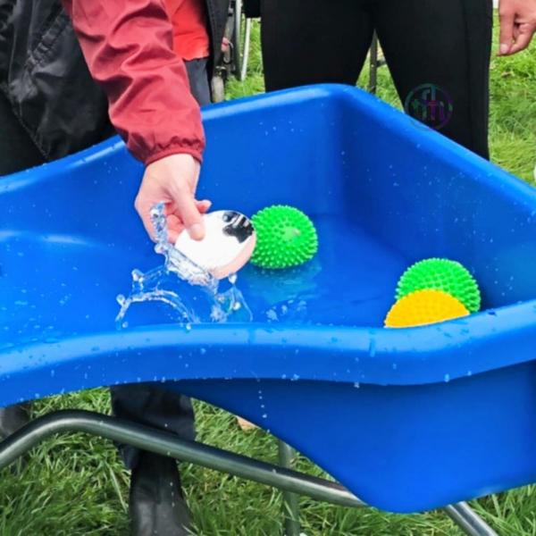 Bac à Sable & Eau pour fauteuil roulant