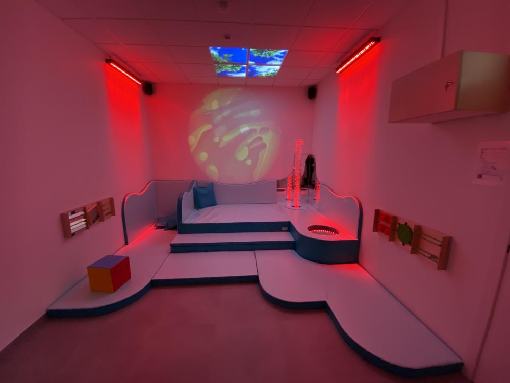 Salle Snoezelen avec éclairage interactif